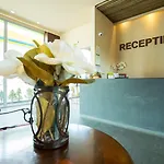 Hotel Stop